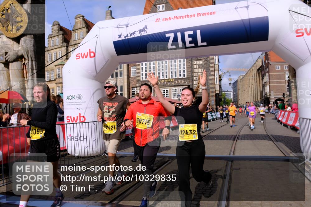 13.09.2026 - 21. swb-Marathon Bremen Tim E. http://msf.ph/oto/10329835 13.09.2026 11:03:21 Ziel 10185, 10195, 10528, 10531, 10598, 10715, 10727, 10731, 10959, 11070, 11095, 11313, 11493, 11676, 11697, 11836, 12214, 12421, 12432, 12448, 12465, 12483 meine-sportfotos.de