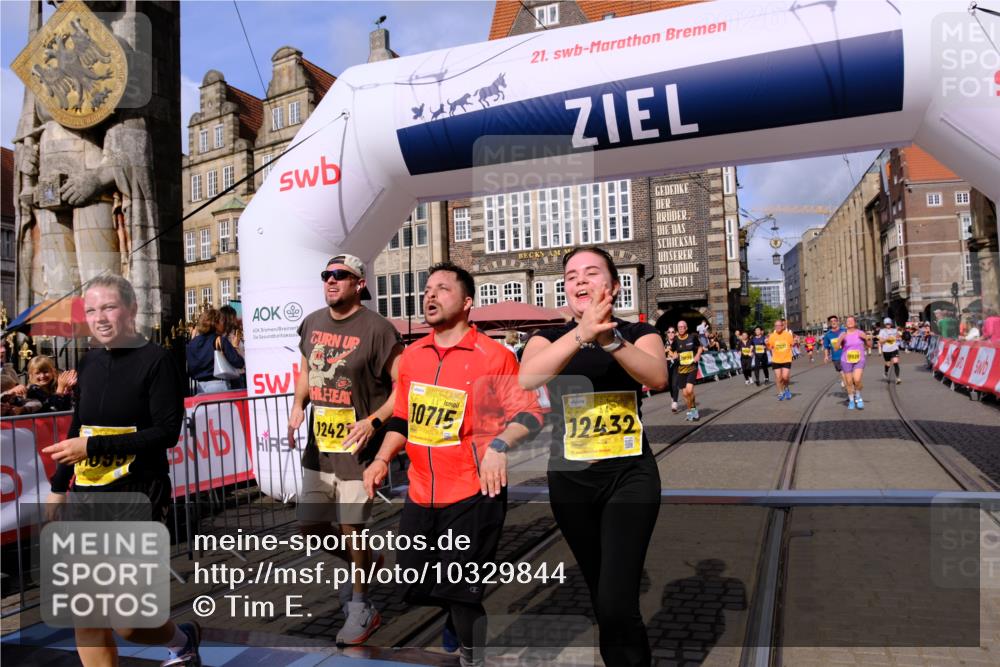 13.09.2026 - 21. swb-Marathon Bremen Tim E. http://msf.ph/oto/10329844 13.09.2026 11:03:21 Ziel 10185, 10195, 10528, 10531, 10598, 10715, 10727, 10731, 10959, 11070, 11095, 11313, 11493, 11676, 11697, 11836, 12214, 12421, 12432, 12448, 12465, 12483 meine-sportfotos.de