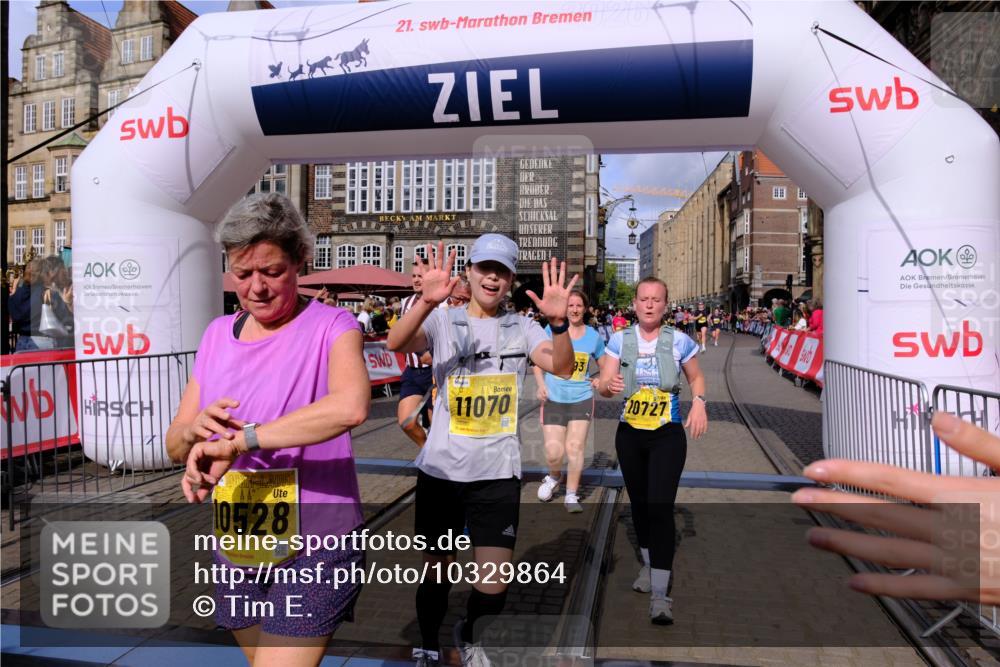 13.09.2026 - 21. swb-Marathon Bremen Tim E. http://msf.ph/oto/10329864 13.09.2026 11:03:27 Ziel 10150, 10185, 10195, 10237, 10528, 10531, 10598, 10715, 10724, 10727, 10731, 10959, 11070, 11095, 11493, 11676, 11830, 11836, 12068, 12214, 12421, 12432, 12483 meine-sportfotos.de
