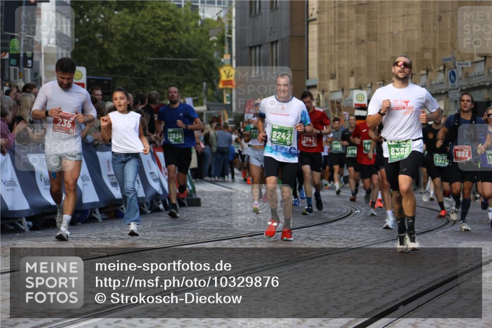 13.09.2026 - 21. swb-Marathon Bremen Strokosch-Dieckow http://msf.ph/oto/10329876 13.09.2026 13:14:31 Ziel 107, 235, 1433, 1542, 1613, 1998, 2043, 2084, 2203, 2701, 2824, 2913, 2922, 3545, 4728, 5593, 5610, 5986, 6145, 7029, 7435, 7591, 7659, 7963, 8118, 8886, 8919, 9783, 10105, 199, 615, 616, 1455, 2251, 2847, 2971, 2997, 3012, 3175, 3821, 3834, 4097, 4246, 4586, 4685, 5239, 5962, 7251, 7782, 8366, 9242, 10016 meine-sportfotos.de