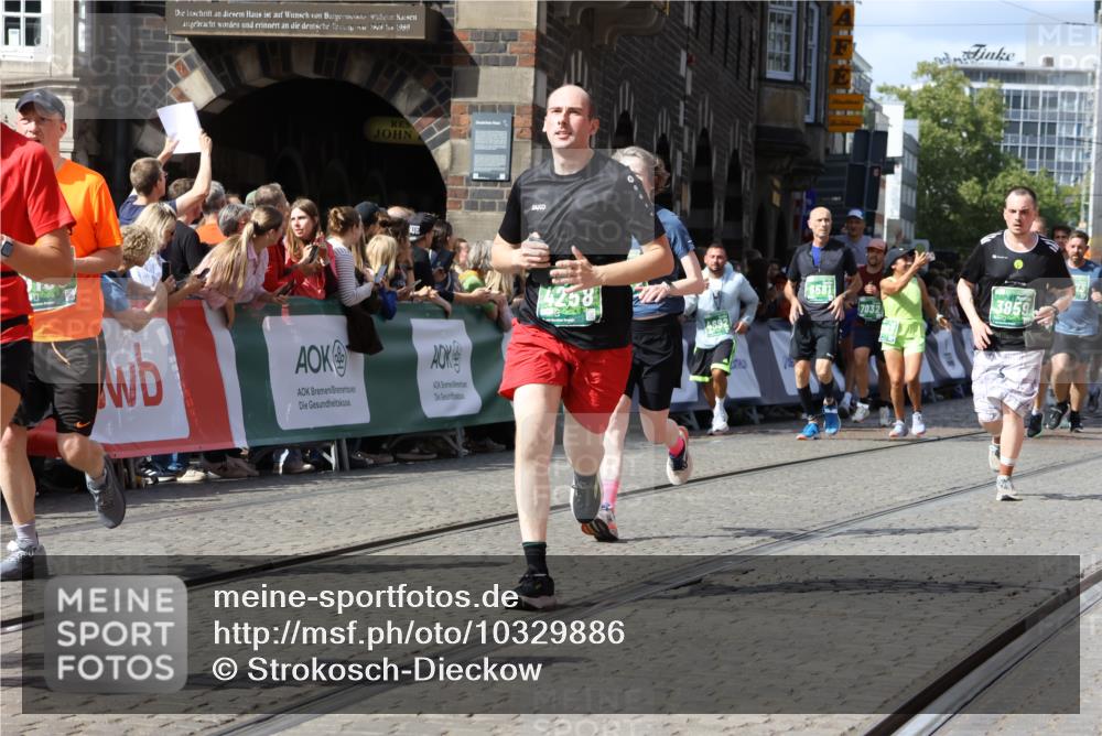 13.09.2026 - 21. swb-Marathon Bremen Strokosch-Dieckow http://msf.ph/oto/10329886 13.09.2026 13:31:29 Ziel 217, 1398, 1479, 2244, 2513, 2802, 2902, 3396, 3762, 3800, 4477, 4647, 5673, 5720, 5846, 6307, 6419, 6619, 6732, 7198, 7296, 7359, 7637, 7798, 7812, 7882, 8035, 8097, 8342, 8382, 8543, 8726, 9147, 9274, 9337, 9822, 9937, 9958, 9962, 9969, 9976, 9977, 13152, 310, 1600, 3115, 3239, 3858, 3859, 4164, 4273, 4692, 4889, 5426, 6039, 6062, 6100, 6193, 6213, 6581, 6602, 7032, 7260, 7608, 7941, 8042, 8166, 8205, 8206, 8364, 8495, 8522, 9033, 9293, 9568, 9903, 9914, 13151 meine-sportfotos.de