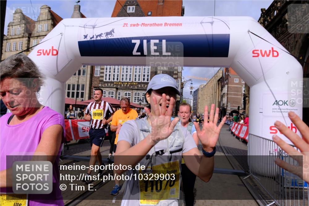 13.09.2026 - 21. swb-Marathon Bremen Tim E. http://msf.ph/oto/10329903 13.09.2026 11:03:27 Ziel 10150, 10185, 10195, 10237, 10528, 10531, 10598, 10715, 10724, 10727, 10731, 10959, 11070, 11095, 11493, 11676, 11830, 11836, 12068, 12214, 12421, 12432, 12483 meine-sportfotos.de
