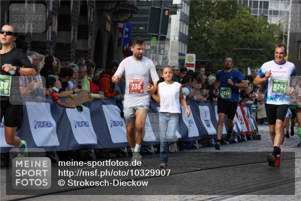 13.09.2026 - 21. swb-Marathon Bremen Strokosch-Dieckow http://msf.ph/oto/10329907 13.09.2026 13:14:32 Ziel 107, 235, 1433, 1542, 1613, 1998, 2043, 2084, 2203, 2701, 2824, 2913, 2922, 3545, 4452, 4728, 5593, 5610, 5986, 6145, 7029, 7435, 7591, 7659, 7963, 8118, 8886, 8919, 9783, 10105, 199, 615, 616, 1455, 2251, 2847, 2971, 2997, 3012, 3057, 3175, 3834, 4097, 4246, 4586, 4685, 5239, 5649, 5962, 6472, 7251, 7782, 8366, 9242, 10016 meine-sportfotos.de