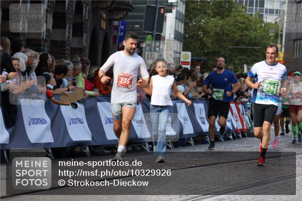 13.09.2026 - 21. swb-Marathon Bremen Strokosch-Dieckow http://msf.ph/oto/10329926 13.09.2026 13:14:32 Ziel 107, 235, 1433, 1542, 1613, 1998, 2043, 2084, 2203, 2701, 2824, 2913, 2922, 3545, 4452, 4728, 5593, 5610, 5986, 6145, 7029, 7435, 7591, 7659, 7963, 8118, 8886, 8919, 9783, 10105, 199, 615, 616, 1455, 2251, 2847, 2971, 2997, 3012, 3057, 3175, 3834, 4097, 4246, 4586, 4685, 5239, 5649, 5962, 6472, 7251, 7782, 8366, 9242, 10016 meine-sportfotos.de