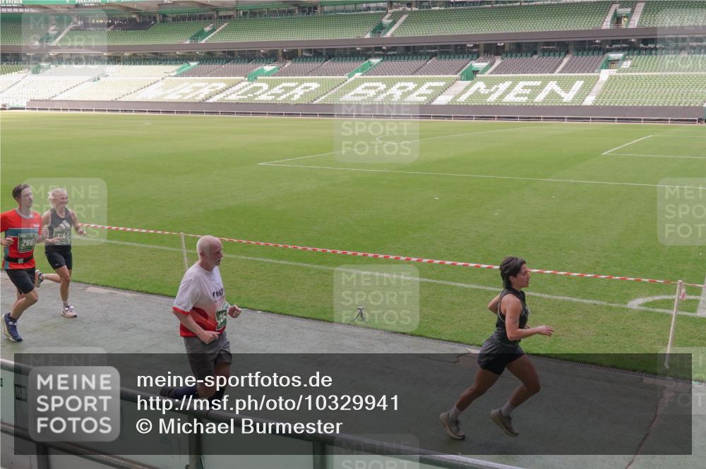 13.09.2026 - 21. swb-Marathon Bremen Michael Burmester http://msf.ph/oto/10329941 13.09.2026 13:00:57 Laufen im Stadion 135, 242, 260, 282, 318, 342, 440, 531, 651, 687, 930, 1006, 1067, 1209, 1368, 1436, 1448, 1493, 1494, 1582, 1650, 1861, 1896, 1935, 1963, 2033, 2062, 2088, 2293, 2306, 2322, 2370, 2409, 2427, 2481, 2485, 2490, 2491, 2517, 2560, 2561, 2570, 2627, 2658, 2686, 2700, 2708, 2781, 2906, 2914, 2967, 3076, 3105, 3145, 3168, 3173, 3273, 3354, 3372, 3374, 3375, 3385, 3480, 3524, 3526, 3642, 3729, 3774, 3806, 3855, 3856, 3861, 3930 meine-sportfotos.de