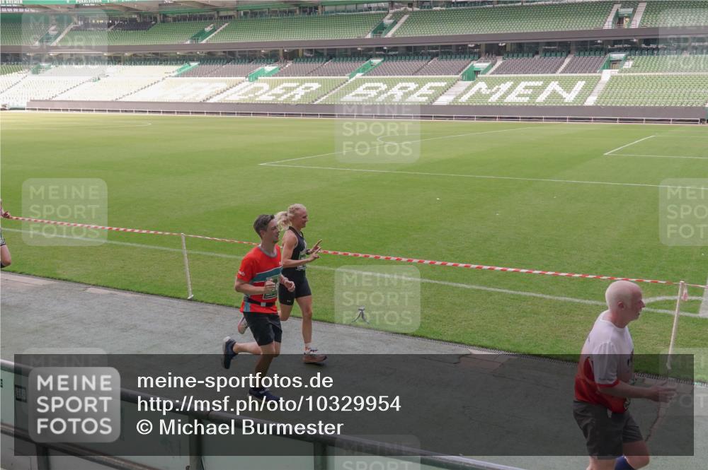 13.09.2026 - 21. swb-Marathon Bremen Michael Burmester http://msf.ph/oto/10329954 13.09.2026 13:00:58 Laufen im Stadion 135, 242, 260, 282, 318, 342, 440, 531, 651, 687, 930, 1006, 1067, 1209, 1368, 1436, 1448, 1493, 1494, 1582, 1650, 1861, 1896, 1935, 1963, 2033, 2062, 2088, 2293, 2306, 2322, 2370, 2409, 2427, 2481, 2485, 2490, 2491, 2517, 2560, 2561, 2570, 2627, 2658, 2686, 2700, 2708, 2781, 2906, 2914, 2967, 3076, 3105, 3145, 3168, 3173, 3273, 3354, 3372, 3374, 3375, 3385, 3480, 3524, 3526, 3642, 3729, 3774, 3806, 3855, 3856, 3861, 3930 meine-sportfotos.de