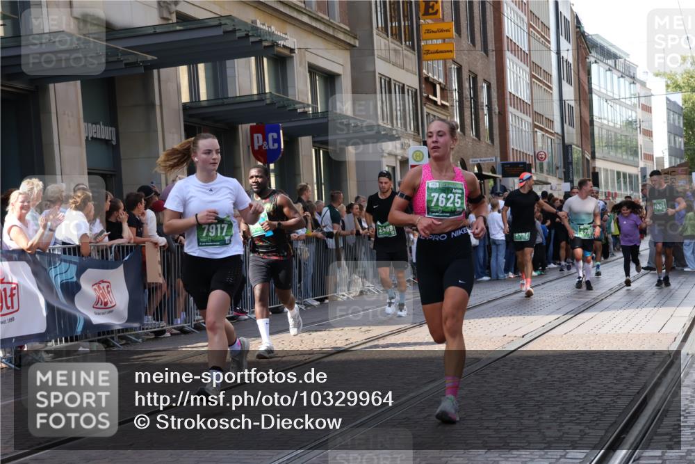 13.09.2026 - 21. swb-Marathon Bremen Strokosch-Dieckow http://msf.ph/oto/10329964 13.09.2026 13:21:56 Ziel 148, 1601, 1645, 2499, 3021, 3652, 4204, 4211, 6621, 7625, 7917, 8447, 8452, 8574, 8924, 9668, 9839, 141, 572, 1209, 1254, 2051, 2088, 2397, 2570, 3290, 3338, 3695, 3774, 3930, 3934, 4581, 4735, 5193, 5542, 6865, 6976, 7098, 7176, 8438, 8947, 9059, 9421, 9599, 10120, 13145 meine-sportfotos.de