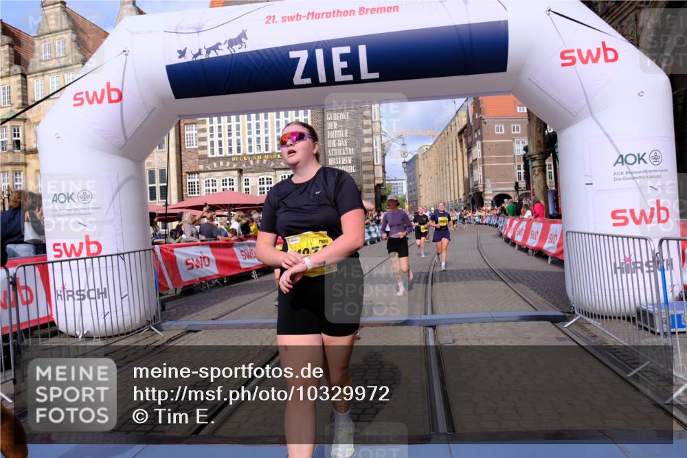 13.09.2026 - 21. swb-Marathon Bremen Tim E. http://msf.ph/oto/10329972 13.09.2026 11:03:34 Ziel 10092, 10150, 10187, 10195, 10237, 10309, 10528, 10531, 10598, 10724, 10727, 10904, 10959, 11070, 11493, 11598, 11676, 11773, 11830, 11836, 12068, 12184, 12185, 12214, 12611 meine-sportfotos.de
