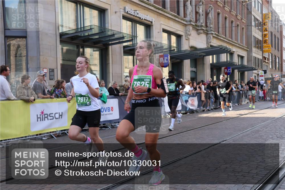13.09.2026 - 21. swb-Marathon Bremen Strokosch-Dieckow http://msf.ph/oto/10330031 13.09.2026 13:21:58 Ziel 148, 1601, 1645, 2499, 3021, 3652, 3855, 4204, 4211, 6621, 7625, 7917, 8447, 8452, 8574, 9668, 9839, 141, 148, 572, 1209, 1254, 2051, 2088, 2397, 3290, 3338, 3695, 3774, 3930, 3934, 4581, 4735, 5193, 6865, 6976, 7098, 7176, 8438, 8452, 8924, 8947, 9059, 9421, 9599, 10120 meine-sportfotos.de