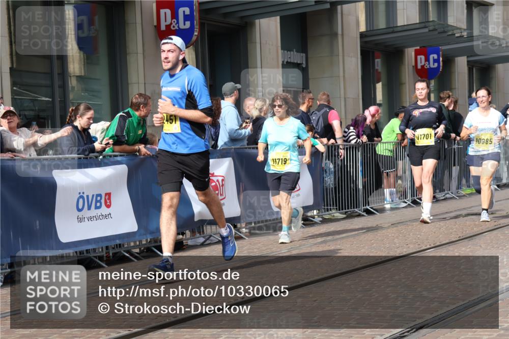 13.09.2026 - 21. swb-Marathon Bremen Strokosch-Dieckow http://msf.ph/oto/10330065 13.09.2026 11:02:35 Ziel 10185, 10190, 10296, 10633, 10715, 10731, 10783, 10945, 10954, 10955, 10985, 11095, 11096, 11107, 11313, 11564, 11697, 11701, 11719, 11730, 11776, 11785, 12071, 12154, 12247, 12421, 12432, 12448, 12451, 12465, 12483, 10153, 10154, 10173, 10273, 10274, 10278, 10331, 10338, 10738, 10885, 10915, 10943, 11137, 11261, 11505, 11508, 11526, 11554, 11662, 11853, 11886, 11890, 11945, 12154, 12169, 12252, 12429, 12489 meine-sportfotos.de