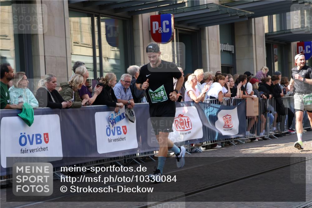 13.09.2026 - 21. swb-Marathon Bremen Strokosch-Dieckow http://msf.ph/oto/10330084 13.09.2026 13:22:00 Ziel 1601, 1645, 1933, 2499, 3021, 3652, 3855, 4204, 4211, 6621, 7625, 7917, 8447, 8574, 9668, 9839, 141, 148, 572, 1209, 1254, 2051, 2397, 3290, 3338, 3652, 3695, 3774, 3934, 4581, 4735, 5193, 6865, 6976, 7098, 8438, 8452, 8924, 8947, 9059, 9421, 9599, 10120 meine-sportfotos.de
