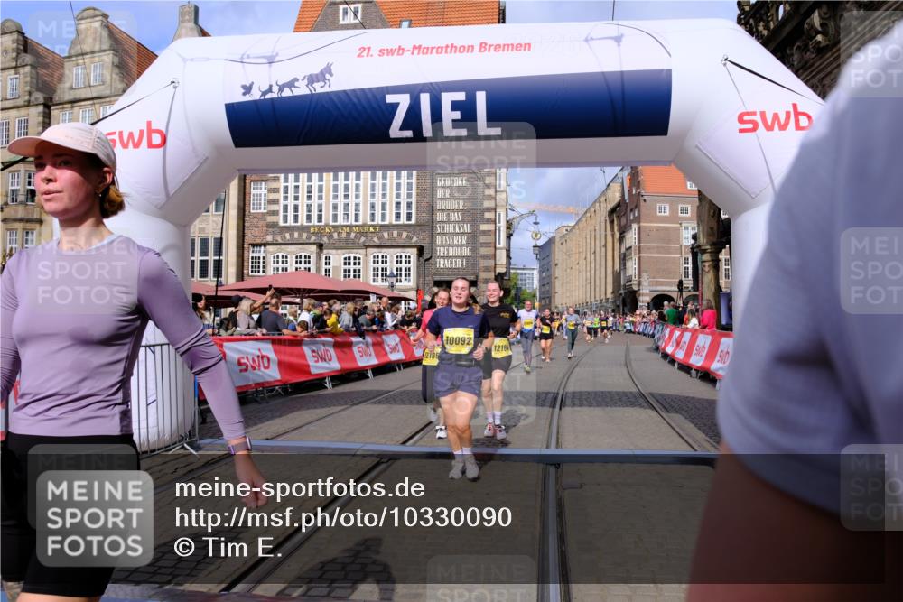 13.09.2026 - 21. swb-Marathon Bremen Tim E. http://msf.ph/oto/10330090 13.09.2026 11:03:36 Ziel 10092, 10150, 10187, 10195, 10237, 10309, 10528, 10531, 10598, 10724, 10727, 10904, 10959, 11070, 11493, 11598, 11676, 11773, 11830, 11836, 12068, 12184, 12185, 12214, 12611 meine-sportfotos.de