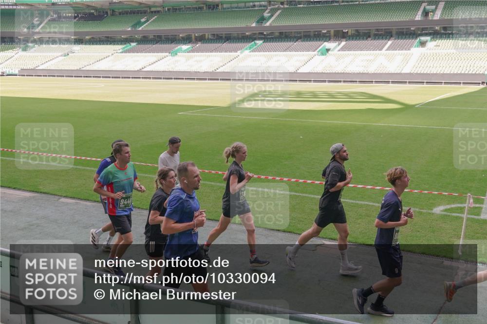 13.09.2026 - 21. swb-Marathon Bremen Michael Burmester http://msf.ph/oto/10330094 13.09.2026 13:01:15 Laufen im Stadion 135, 150, 242, 260, 282, 318, 342, 440, 531, 651, 687, 930, 946, 1006, 1067, 1209, 1368, 1436, 1448, 1493, 1494, 1582, 1650, 1861, 1896, 1935, 1963, 2033, 2047, 2062, 2088, 2293, 2306, 2322, 2370, 2409, 2427, 2485, 2490, 2491, 2517, 2560, 2561, 2627, 2638, 2658, 2686, 2700, 2708, 2781, 2906, 2914, 2967, 2987, 3076, 3105, 3145, 3168, 3173, 3273, 3334, 3354, 3372, 3374, 3375, 3385, 3392, 3480, 3524, 3526, 3527, 3642, 3667, 3729, 3774, 3806, 3855, 3856, 3861 meine-sportfotos.de