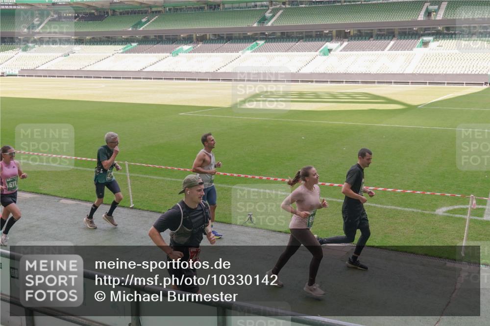 13.09.2026 - 21. swb-Marathon Bremen Michael Burmester http://msf.ph/oto/10330142 13.09.2026 13:01:22 Laufen im Stadion 135, 150, 242, 260, 282, 318, 440, 531, 651, 687, 930, 946, 1006, 1067, 1163, 1368, 1436, 1448, 1493, 1494, 1582, 1650, 1861, 1896, 1935, 1963, 2033, 2047, 2062, 2292, 2293, 2306, 2322, 2370, 2409, 2427, 2485, 2490, 2491, 2560, 2561, 2627, 2638, 2658, 2686, 2700, 2708, 2781, 2906, 2914, 2967, 2987, 3013, 3044, 3076, 3105, 3145, 3168, 3173, 3187, 3248, 3294, 3334, 3354, 3372, 3374, 3375, 3385, 3392, 3480, 3524, 3526, 3527, 3642, 3667, 3729, 3774, 3806, 3855, 3856 meine-sportfotos.de