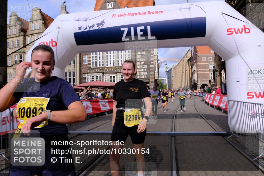 13.09.2026 - 21. swb-Marathon Bremen Tim E. http://msf.ph/oto/10330154 13.09.2026 11:03:38 Ziel 10092, 10150, 10187, 10195, 10237, 10309, 10531, 10724, 10904, 10959, 11493, 11598, 11773, 11830, 12068, 12184, 12185, 12611 meine-sportfotos.de