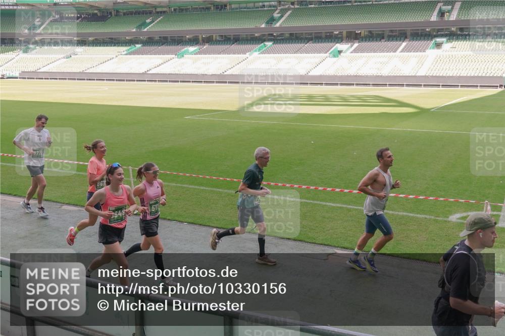 13.09.2026 - 21. swb-Marathon Bremen Michael Burmester http://msf.ph/oto/10330156 13.09.2026 13:01:23 Laufen im Stadion 135, 150, 242, 282, 318, 440, 531, 651, 687, 930, 946, 1006, 1067, 1163, 1368, 1436, 1448, 1582, 1650, 1861, 1896, 1935, 1963, 2033, 2047, 2062, 2292, 2293, 2306, 2322, 2370, 2409, 2427, 2485, 2490, 2491, 2560, 2561, 2627, 2638, 2658, 2686, 2700, 2708, 2781, 2906, 2967, 2987, 3013, 3044, 3076, 3105, 3145, 3168, 3173, 3187, 3248, 3294, 3334, 3354, 3372, 3374, 3375, 3385, 3392, 3480, 3524, 3526, 3527, 3642, 3667, 3729, 3774, 3806, 3855, 3856 meine-sportfotos.de
