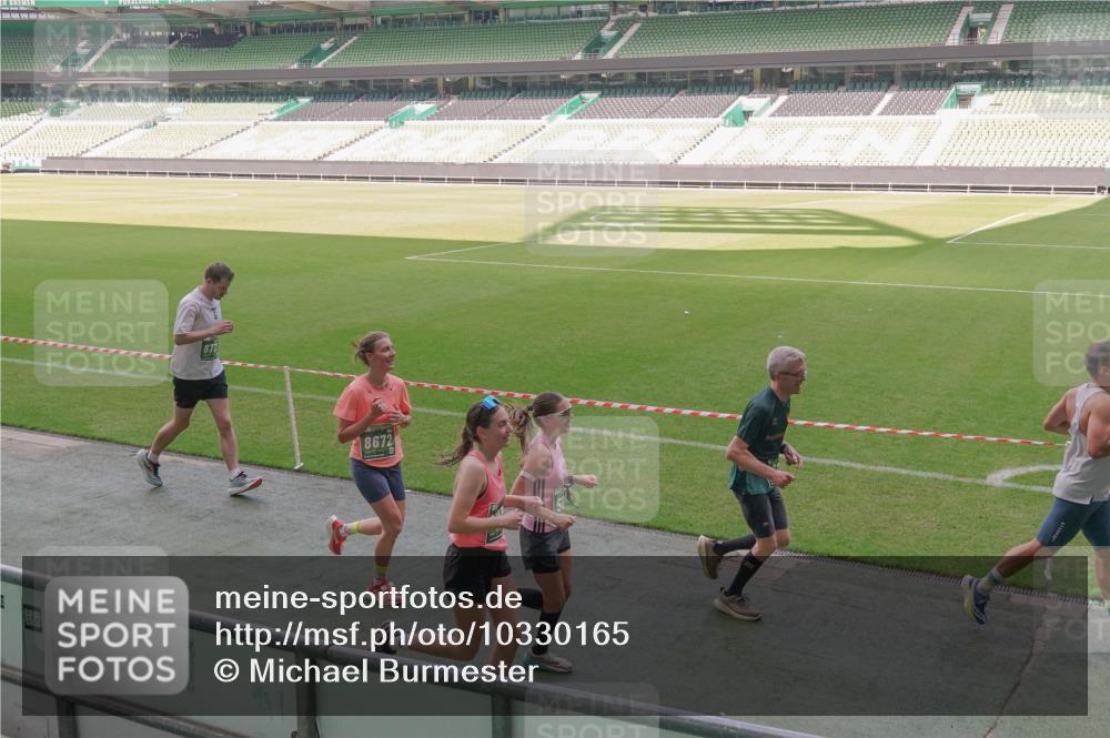 13.09.2026 - 21. swb-Marathon Bremen Michael Burmester http://msf.ph/oto/10330165 13.09.2026 13:01:23 Laufen im Stadion 135, 150, 242, 282, 318, 440, 531, 651, 687, 930, 946, 1006, 1067, 1163, 1368, 1436, 1448, 1582, 1650, 1861, 1896, 1935, 1963, 2033, 2047, 2062, 2292, 2293, 2306, 2322, 2370, 2409, 2427, 2485, 2490, 2491, 2560, 2561, 2627, 2638, 2658, 2686, 2700, 2708, 2781, 2906, 2967, 2987, 3013, 3044, 3076, 3105, 3145, 3168, 3173, 3187, 3248, 3294, 3334, 3354, 3372, 3374, 3375, 3385, 3392, 3480, 3524, 3526, 3527, 3642, 3667, 3729, 3774, 3806, 3855, 3856 meine-sportfotos.de