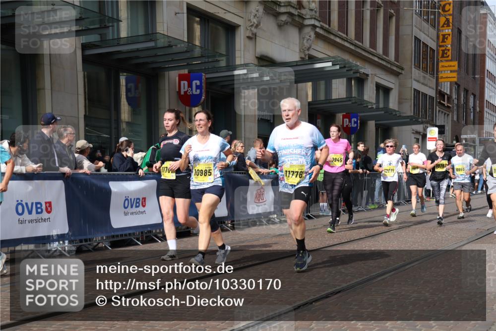 13.09.2026 - 21. swb-Marathon Bremen Strokosch-Dieckow http://msf.ph/oto/10330170 13.09.2026 11:02:37 Ziel 10185, 10190, 10296, 10633, 10715, 10731, 10783, 10945, 10954, 10955, 10985, 11095, 11096, 11107, 11313, 11564, 11697, 11701, 11719, 11730, 11776, 11785, 12071, 12247, 12421, 12432, 12448, 12451, 12465, 12483, 10153, 10154, 10273, 10274, 10278, 10331, 10338, 10738, 10885, 10915, 10943, 11137, 11261, 11505, 11508, 11526, 11554, 11662, 11853, 11886, 11890, 11945, 12154, 12169, 12252, 12429, 12451, 12489 meine-sportfotos.de