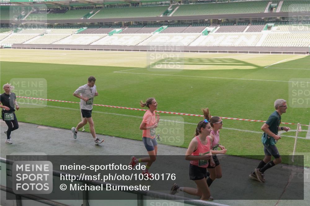 13.09.2026 - 21. swb-Marathon Bremen Michael Burmester http://msf.ph/oto/10330176 13.09.2026 13:01:24 Laufen im Stadion 135, 150, 242, 282, 318, 440, 531, 651, 687, 930, 946, 1006, 1067, 1163, 1368, 1436, 1448, 1582, 1650, 1861, 1896, 1935, 1963, 2033, 2047, 2062, 2292, 2293, 2306, 2322, 2370, 2409, 2427, 2485, 2490, 2491, 2560, 2561, 2627, 2638, 2658, 2686, 2700, 2708, 2781, 2906, 2967, 2987, 3013, 3044, 3076, 3105, 3145, 3168, 3173, 3187, 3248, 3294, 3334, 3354, 3372, 3374, 3375, 3385, 3392, 3480, 3524, 3526, 3527, 3642, 3667, 3729, 3774, 3806, 3855, 3856 meine-sportfotos.de