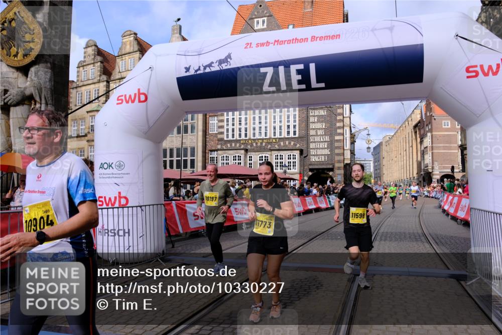 13.09.2026 - 21. swb-Marathon Bremen Tim E. http://msf.ph/oto/10330227 13.09.2026 11:03:42 Ziel 10092, 10150, 10187, 10237, 10309, 10420, 10724, 10902, 10904, 11211, 11411, 11598, 11655, 11746, 11773, 11830, 12068, 12184, 12185, 12611 meine-sportfotos.de