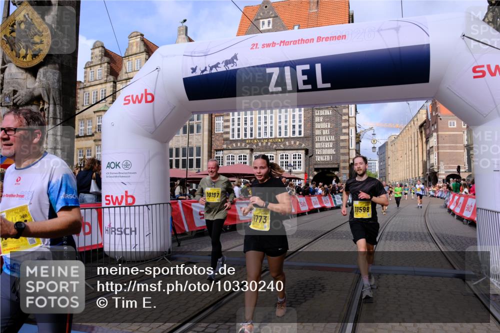 13.09.2026 - 21. swb-Marathon Bremen Tim E. http://msf.ph/oto/10330240 13.09.2026 11:03:42 Ziel 10092, 10150, 10187, 10237, 10309, 10420, 10724, 10902, 10904, 11211, 11411, 11598, 11655, 11746, 11773, 11830, 12068, 12184, 12185, 12611 meine-sportfotos.de