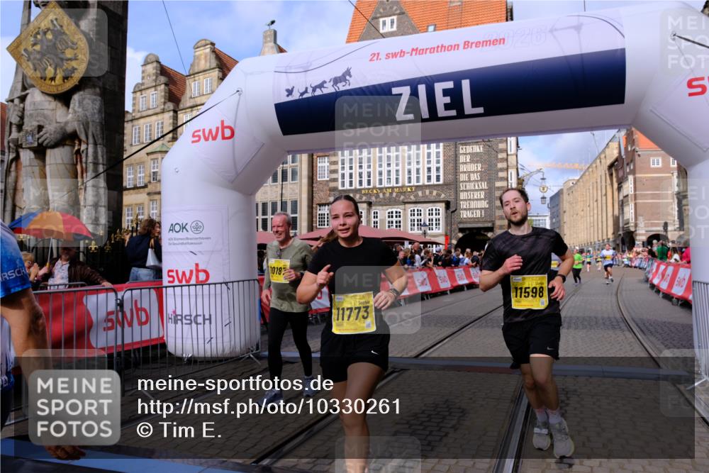 13.09.2026 - 21. swb-Marathon Bremen Tim E. http://msf.ph/oto/10330261 13.09.2026 11:03:43 Ziel 10092, 10150, 10187, 10237, 10309, 10420, 10724, 10902, 10904, 11211, 11411, 11598, 11655, 11746, 11773, 11830, 12068, 12184, 12185, 12611 meine-sportfotos.de
