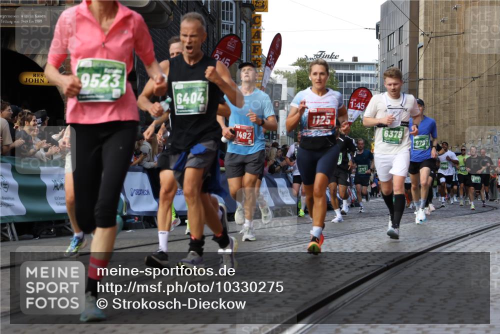 13.09.2026 - 21. swb-Marathon Bremen Strokosch-Dieckow http://msf.ph/oto/10330275 13.09.2026 13:14:52 Ziel 199, 376, 469, 1043, 1125, 1492, 1814, 2251, 2971, 2997, 3012, 3085, 3821, 3834, 4452, 4586, 4685, 5239, 5794, 5836, 6130, 6506, 7117, 7782, 7826, 8366, 8456, 9242, 9868, 10016, 1510, 2383, 3504, 3717, 4382, 4992, 5294, 5298, 5417, 5471, 5796, 6351, 6379, 6521, 6528, 6717, 7190, 7432, 8238, 9363, 9797 meine-sportfotos.de