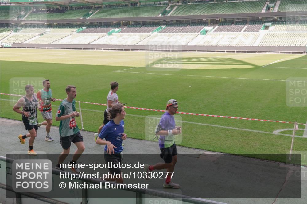 13.09.2026 - 21. swb-Marathon Bremen Michael Burmester http://msf.ph/oto/10330277 13.09.2026 13:01:35 Laufen im Stadion 150, 242, 282, 318, 440, 531, 651, 687, 722, 930, 946, 1006, 1067, 1163, 1250, 1436, 1448, 1582, 1650, 1861, 1896, 1963, 2033, 2047, 2062, 2292, 2293, 2306, 2322, 2345, 2370, 2378, 2409, 2427, 2485, 2490, 2491, 2560, 2561, 2627, 2638, 2658, 2666, 2700, 2708, 2781, 2906, 2967, 2987, 3013, 3044, 3145, 3163, 3164, 3168, 3173, 3187, 3248, 3294, 3334, 3354, 3372, 3374, 3375, 3385, 3392, 3480, 3524, 3526, 3527, 3642, 3667, 3729, 3774, 3806, 3856, 4000 meine-sportfotos.de