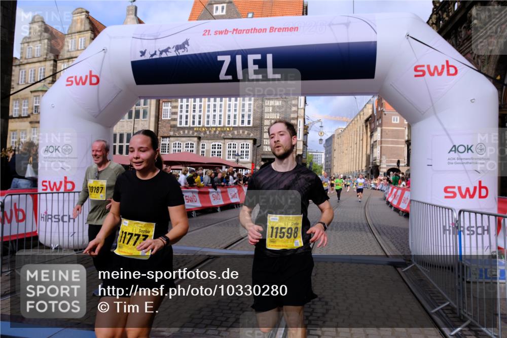 13.09.2026 - 21. swb-Marathon Bremen Tim E. http://msf.ph/oto/10330280 13.09.2026 11:03:43 Ziel 10092, 10150, 10187, 10237, 10309, 10420, 10724, 10902, 10904, 11211, 11411, 11598, 11655, 11746, 11773, 11830, 12068, 12184, 12185, 12611 meine-sportfotos.de