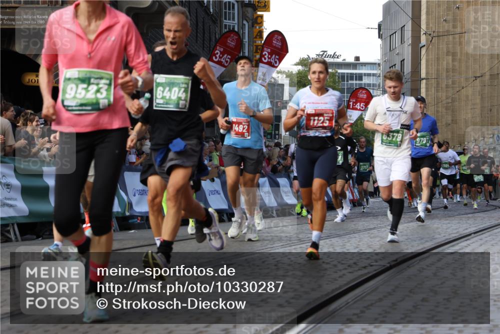 13.09.2026 - 21. swb-Marathon Bremen Strokosch-Dieckow http://msf.ph/oto/10330287 13.09.2026 13:14:52 Ziel 199, 376, 469, 1043, 1125, 1492, 1814, 2251, 2971, 2997, 3012, 3085, 3821, 3834, 4452, 4586, 4685, 5239, 5794, 5836, 6130, 6506, 7117, 7782, 7826, 8366, 8456, 9242, 9868, 10016, 1510, 2383, 3504, 3717, 4382, 4992, 5294, 5298, 5417, 5471, 5796, 6351, 6379, 6521, 6528, 6717, 7190, 7432, 8238, 9363, 9797 meine-sportfotos.de
