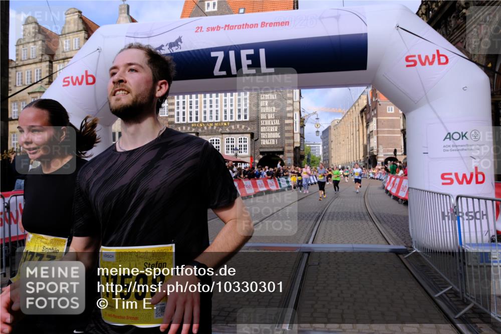 13.09.2026 - 21. swb-Marathon Bremen Tim E. http://msf.ph/oto/10330301 13.09.2026 11:03:43 Ziel 10092, 10150, 10187, 10237, 10309, 10420, 10724, 10902, 10904, 11211, 11411, 11598, 11655, 11746, 11773, 11830, 12068, 12184, 12185, 12611 meine-sportfotos.de