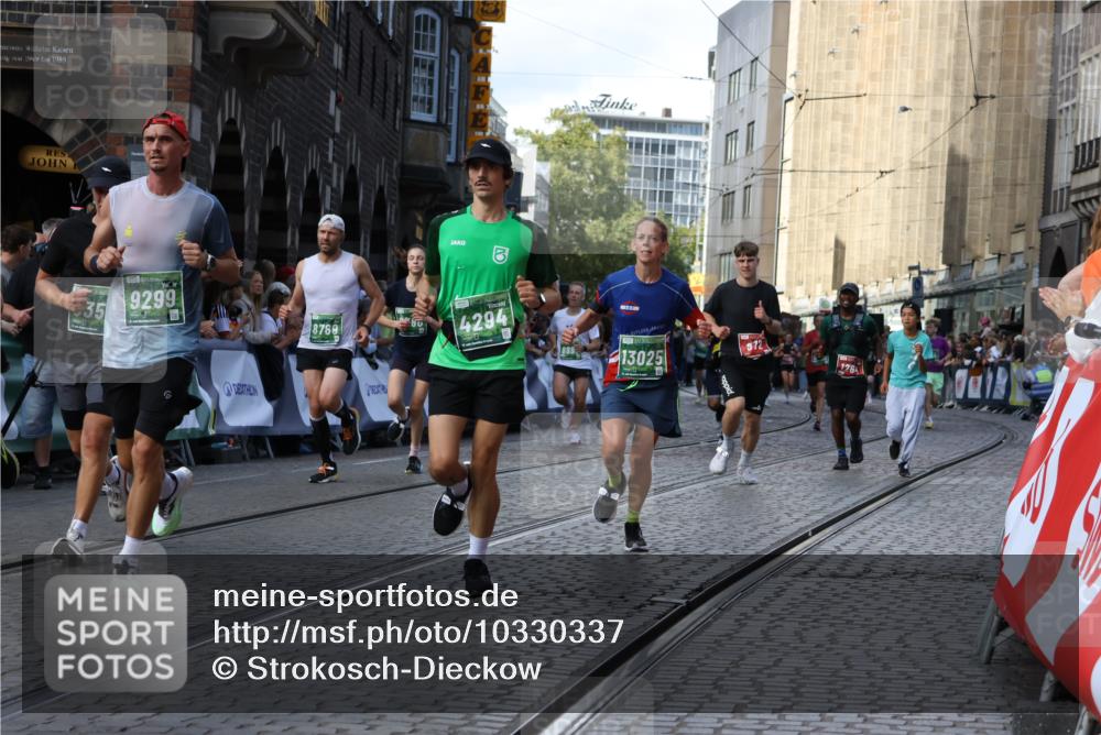 13.09.2026 - 21. swb-Marathon Bremen Strokosch-Dieckow http://msf.ph/oto/10330337 13.09.2026 13:25:19 Ziel 972, 1080, 1166, 1264, 1448, 2322, 2761, 3015, 3105, 4091, 4113, 4507, 4918, 4973, 6079, 6360, 6544, 6807, 6943, 7409, 7854, 8245, 8853, 9073, 9152, 9360, 9493, 13088, 209, 260, 1650, 1658, 5755, 5814, 6380, 7252, 8357, 8545, 8695, 8769, 9299, 9460, 9468, 9506, 13025 meine-sportfotos.de