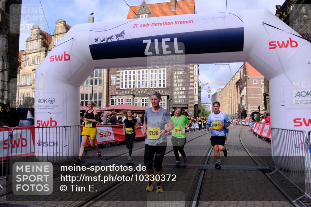 13.09.2026 - 21. swb-Marathon Bremen Tim E. http://msf.ph/oto/10330372 13.09.2026 11:03:48 Ziel 10092, 10187, 10309, 10327, 10420, 10569, 10902, 10904, 10950, 11211, 11411, 11595, 11598, 11655, 11746, 11773, 12074, 12184, 12185, 12611 meine-sportfotos.de