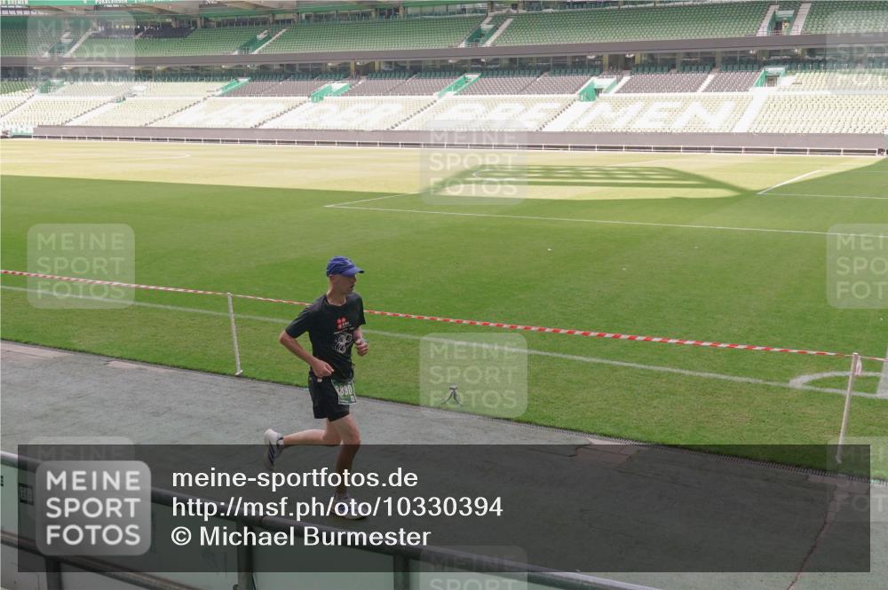 13.09.2026 - 21. swb-Marathon Bremen Michael Burmester http://msf.ph/oto/10330394 13.09.2026 13:01:45 Laufen im Stadion 150, 242, 282, 318, 440, 531, 687, 722, 930, 936, 946, 1006, 1067, 1163, 1250, 1436, 1448, 1582, 1650, 1896, 2033, 2047, 2062, 2292, 2322, 2345, 2370, 2378, 2409, 2427, 2485, 2490, 2491, 2560, 2561, 2627, 2638, 2658, 2666, 2668, 2700, 2708, 2781, 2906, 2967, 2987, 3013, 3044, 3145, 3163, 3164, 3168, 3173, 3187, 3248, 3294, 3334, 3372, 3374, 3375, 3385, 3392, 3524, 3526, 3527, 3603, 3642, 3667, 3721, 3774, 3806, 3852, 3856, 4000, 4506 meine-sportfotos.de