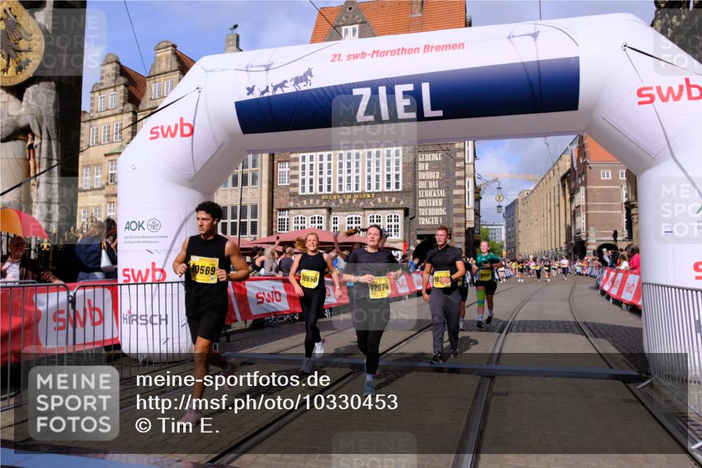 13.09.2026 - 21. swb-Marathon Bremen Tim E. http://msf.ph/oto/10330453 13.09.2026 11:03:55 Ziel 10090, 10091, 10327, 10420, 10569, 10902, 10950, 11211, 11411, 11595, 11655, 11746, 11868, 12074 meine-sportfotos.de