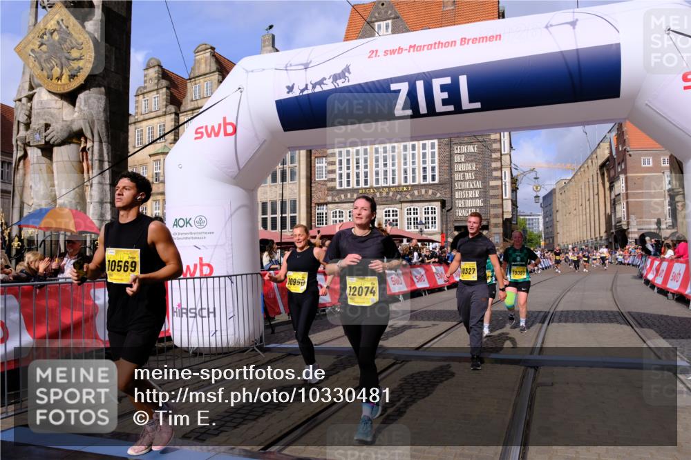 13.09.2026 - 21. swb-Marathon Bremen Tim E. http://msf.ph/oto/10330481 13.09.2026 11:03:56 Ziel 10090, 10091, 10327, 10420, 10569, 10796, 10902, 10950, 11211, 11411, 11595, 11655, 11746, 11868, 12074 meine-sportfotos.de