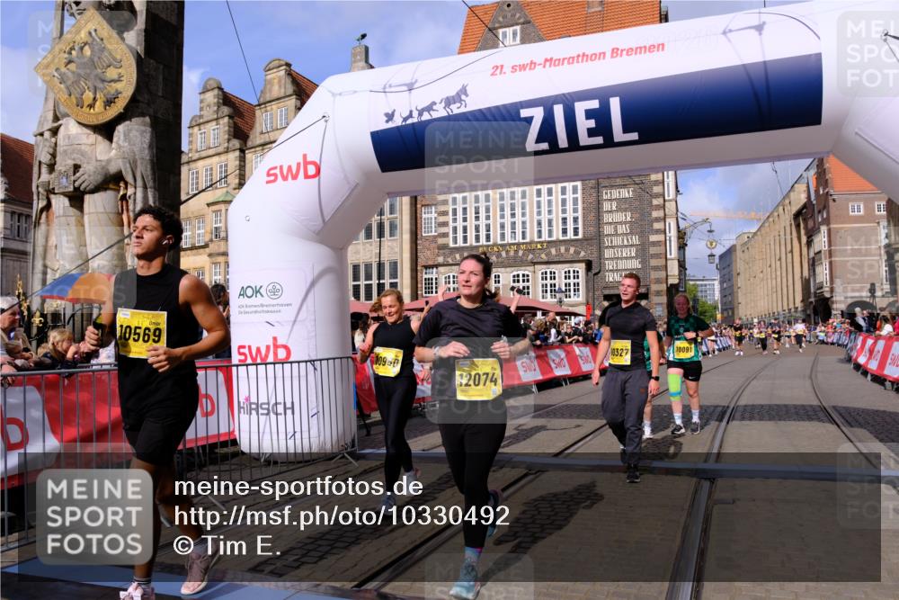 13.09.2026 - 21. swb-Marathon Bremen Tim E. http://msf.ph/oto/10330492 13.09.2026 11:03:56 Ziel 10090, 10091, 10327, 10420, 10569, 10796, 10902, 10950, 11211, 11411, 11595, 11655, 11746, 11868, 12074 meine-sportfotos.de