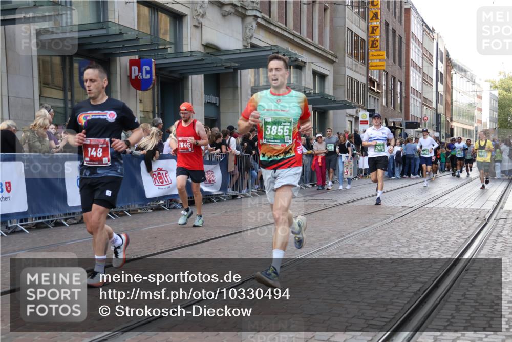 13.09.2026 - 21. swb-Marathon Bremen Strokosch-Dieckow http://msf.ph/oto/10330494 13.09.2026 13:22:12 Ziel 388, 1933, 2402, 2481, 2499, 2771, 3855, 4204, 4211, 4483, 4697, 6891, 7586, 8447, 8547, 8574, 8694, 9090, 9510, 9668, 141, 148, 1209, 1601, 1645, 2051, 2499, 3021, 3338, 3652, 3774, 4581, 5193, 6621, 7098, 7625, 7917, 8438, 8452, 8924, 9599, 9839 meine-sportfotos.de