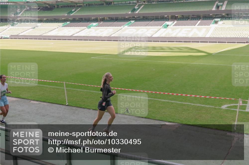 13.09.2026 - 21. swb-Marathon Bremen Michael Burmester http://msf.ph/oto/10330495 13.09.2026 13:01:54 Laufen im Stadion 150, 242, 282, 318, 440, 531, 687, 722, 930, 936, 946, 1006, 1067, 1163, 1250, 1436, 1448, 1582, 1896, 2033, 2047, 2062, 2292, 2345, 2364, 2370, 2378, 2409, 2427, 2485, 2490, 2491, 2560, 2561, 2627, 2638, 2658, 2666, 2668, 2700, 2708, 2781, 2967, 2987, 3013, 3044, 3163, 3164, 3168, 3173, 3187, 3248, 3258, 3294, 3334, 3372, 3374, 3375, 3385, 3392, 3524, 3526, 3527, 3603, 3642, 3667, 3721, 3774, 3806, 3852, 3856, 3893, 4000, 4506, 4558 meine-sportfotos.de
