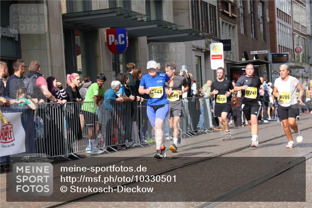 13.09.2026 - 21. swb-Marathon Bremen Strokosch-Dieckow http://msf.ph/oto/10330501 13.09.2026 11:02:45 Ziel 10185, 10195, 10528, 10531, 10598, 10715, 10727, 10731, 10955, 10959, 11070, 11095, 11313, 11493, 11564, 11676, 11697, 11730, 11785, 11836, 12214, 12247, 12421, 12432, 12448, 12465, 12483, 10190, 10296, 10633, 10783, 10945, 10954, 10955, 10985, 11096, 11107, 11137, 11261, 11508, 11526, 11554, 11662, 11701, 11719, 11776, 11890, 11945, 12071, 12154, 12169, 12252, 12429, 12451, 12489 meine-sportfotos.de