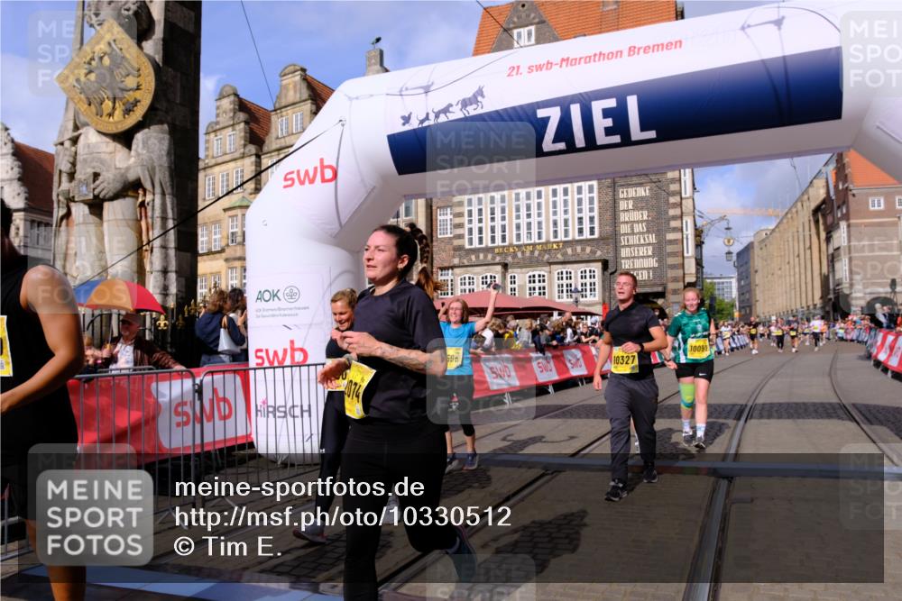 13.09.2026 - 21. swb-Marathon Bremen Tim E. http://msf.ph/oto/10330512 13.09.2026 11:03:57 Ziel 10090, 10091, 10327, 10420, 10569, 10796, 10902, 10950, 11211, 11411, 11595, 11655, 11746, 11868, 12074 meine-sportfotos.de