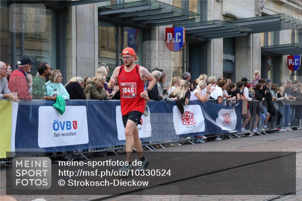 13.09.2026 - 21. swb-Marathon Bremen Strokosch-Dieckow http://msf.ph/oto/10330524 13.09.2026 13:22:13 Ziel 388, 1933, 2402, 2481, 2771, 3855, 4204, 4211, 4483, 4697, 6891, 7586, 8447, 8547, 8574, 8694, 9090, 9510, 9668, 141, 148, 1209, 1601, 1645, 2051, 2499, 3021, 3338, 3652, 3774, 4581, 5193, 6621, 7625, 7917, 8438, 8452, 8574, 8924, 9599, 9839 meine-sportfotos.de