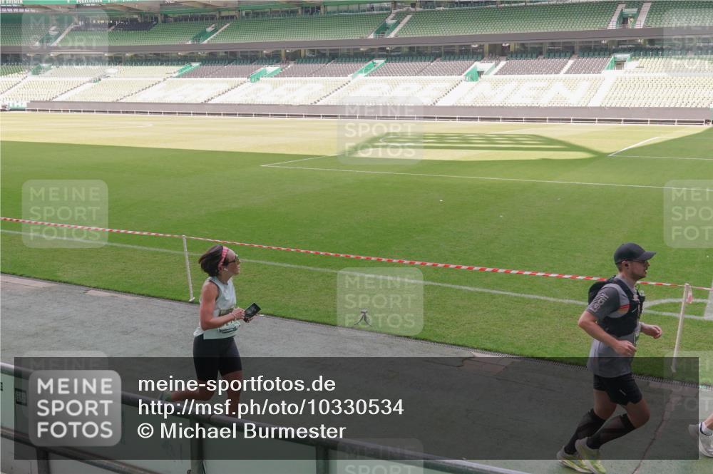 13.09.2026 - 21. swb-Marathon Bremen Michael Burmester http://msf.ph/oto/10330534 13.09.2026 13:01:57 Laufen im Stadion 150, 242, 282, 318, 440, 531, 687, 722, 930, 936, 946, 1006, 1067, 1163, 1250, 1436, 1448, 1582, 1896, 2033, 2047, 2062, 2292, 2345, 2364, 2370, 2378, 2409, 2427, 2485, 2490, 2491, 2560, 2561, 2627, 2638, 2658, 2666, 2668, 2708, 2781, 2967, 2987, 3013, 3044, 3163, 3164, 3173, 3187, 3248, 3258, 3294, 3334, 3372, 3374, 3375, 3385, 3392, 3524, 3526, 3527, 3576, 3603, 3642, 3667, 3721, 3774, 3806, 3852, 3856, 3893, 4000, 4506, 4558 meine-sportfotos.de