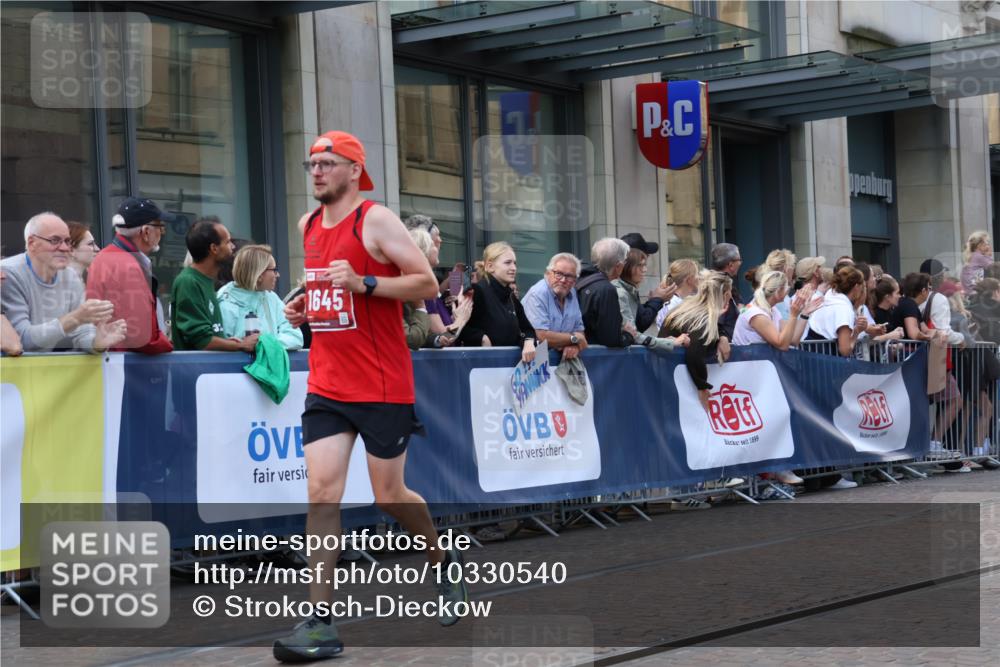 13.09.2026 - 21. swb-Marathon Bremen Strokosch-Dieckow http://msf.ph/oto/10330540 13.09.2026 13:22:14 Ziel 388, 1933, 2402, 2481, 2771, 2806, 3855, 4204, 4211, 4483, 4697, 6891, 7586, 8447, 8547, 8551, 8694, 9090, 9510, 9668, 141, 148, 1209, 1601, 1645, 2051, 2499, 3021, 3652, 3774, 4204, 4211, 4581, 5193, 6621, 7625, 7917, 8438, 8447, 8452, 8574, 8924, 9599, 9668, 9839 meine-sportfotos.de
