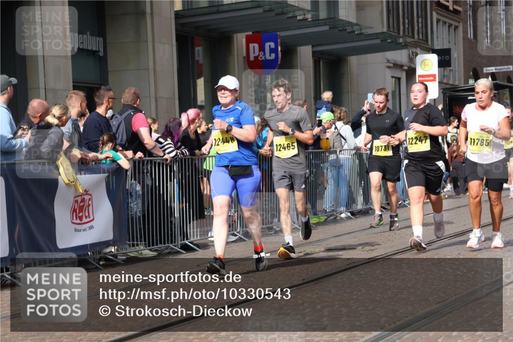 13.09.2026 - 21. swb-Marathon Bremen Strokosch-Dieckow http://msf.ph/oto/10330543 13.09.2026 11:02:47 Ziel 10150, 10185, 10195, 10528, 10531, 10598, 10715, 10727, 10731, 10959, 11070, 11095, 11313, 11493, 11676, 11697, 11785, 11830, 11836, 12214, 12421, 12432, 12448, 12465, 12483, 10190, 10296, 10633, 10783, 10945, 10954, 10955, 10985, 11096, 11107, 11137, 11261, 11508, 11526, 11554, 11564, 11662, 11701, 11719, 11730, 11776, 11785, 11890, 11945, 12071, 12154, 12169, 12247, 12252, 12429, 12451, 12489 meine-sportfotos.de