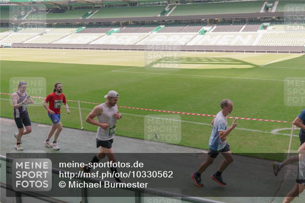 13.09.2026 - 21. swb-Marathon Bremen Michael Burmester http://msf.ph/oto/10330562 13.09.2026 13:02:00 Laufen im Stadion 150, 242, 282, 318, 440, 531, 687, 722, 930, 936, 946, 1006, 1067, 1163, 1250, 1436, 1448, 1582, 1896, 2033, 2047, 2062, 2276, 2292, 2345, 2364, 2370, 2378, 2409, 2427, 2485, 2490, 2491, 2560, 2561, 2627, 2638, 2658, 2666, 2668, 2708, 2779, 2781, 2967, 2987, 3013, 3044, 3114, 3163, 3164, 3173, 3187, 3248, 3258, 3294, 3334, 3372, 3374, 3375, 3385, 3392, 3496, 3524, 3526, 3527, 3576, 3603, 3642, 3667, 3721, 3806, 3852, 3893, 4000, 4506, 4558 meine-sportfotos.de