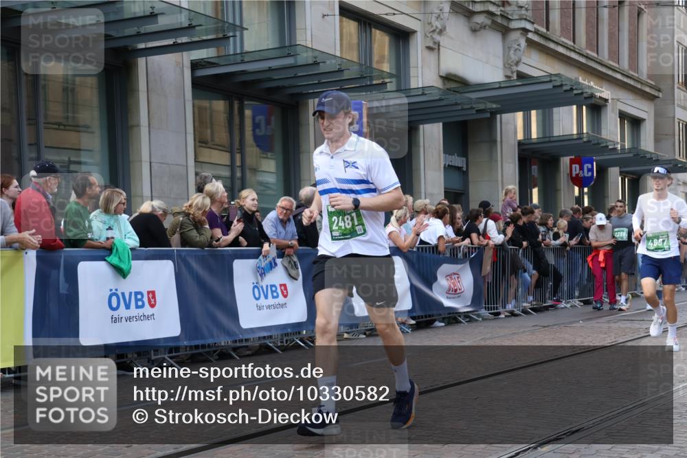 13.09.2026 - 21. swb-Marathon Bremen Strokosch-Dieckow http://msf.ph/oto/10330582 13.09.2026 13:22:15 Ziel 388, 1933, 2402, 2481, 2771, 2806, 3855, 4483, 4697, 6707, 6891, 7586, 8547, 8551, 8694, 9090, 9510, 141, 148, 1209, 1601, 1645, 2051, 2499, 3021, 3652, 4204, 4211, 5193, 6621, 7625, 7917, 8438, 8447, 8452, 8574, 8924, 9599, 9668, 9839 meine-sportfotos.de