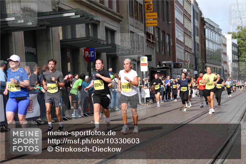13.09.2026 - 21. swb-Marathon Bremen Strokosch-Dieckow http://msf.ph/oto/10330603 13.09.2026 11:02:48 Ziel 10150, 10185, 10195, 10237, 10528, 10531, 10598, 10715, 10727, 10731, 10959, 11070, 11095, 11313, 11493, 11676, 11697, 11830, 11836, 12068, 12214, 12421, 12432, 12448, 12465, 12483, 10190, 10296, 10633, 10783, 10945, 10954, 10955, 10985, 11096, 11107, 11137, 11261, 11508, 11526, 11554, 11564, 11662, 11701, 11719, 11730, 11776, 11785, 11890, 11945, 12071, 12154, 12169, 12247, 12252, 12429, 12451, 12465, 12489 meine-sportfotos.de
