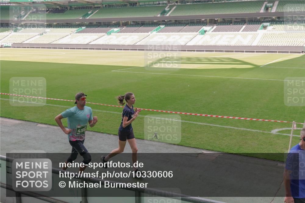 13.09.2026 - 21. swb-Marathon Bremen Michael Burmester http://msf.ph/oto/10330606 13.09.2026 13:02:04 Laufen im Stadion 150, 242, 282, 318, 440, 531, 687, 722, 930, 936, 946, 1006, 1067, 1163, 1250, 1436, 1448, 1582, 1896, 2033, 2047, 2062, 2276, 2292, 2345, 2364, 2370, 2378, 2409, 2421, 2485, 2490, 2491, 2560, 2561, 2627, 2638, 2658, 2666, 2668, 2779, 2781, 2967, 2987, 3013, 3044, 3114, 3163, 3164, 3187, 3248, 3258, 3294, 3334, 3372, 3374, 3375, 3385, 3392, 3496, 3524, 3526, 3527, 3576, 3585, 3603, 3642, 3667, 3721, 3806, 3852, 3893, 4000, 4506, 4558 meine-sportfotos.de