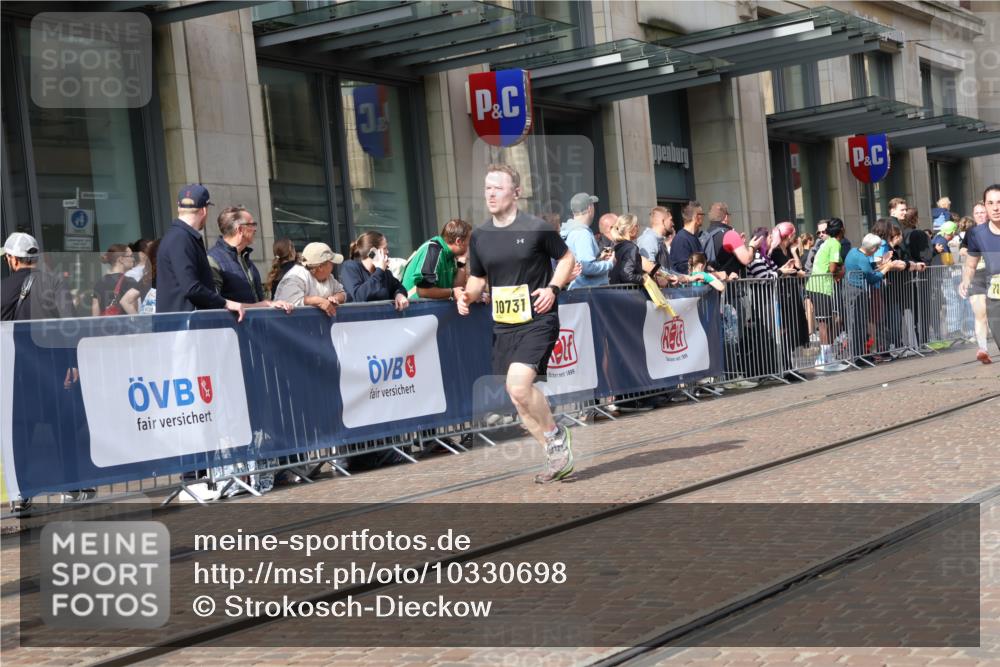 13.09.2026 - 21. swb-Marathon Bremen Strokosch-Dieckow http://msf.ph/oto/10330698 13.09.2026 11:02:51 Ziel 10092, 10150, 10185, 10195, 10237, 10528, 10531, 10598, 10715, 10724, 10727, 10731, 10959, 11070, 11095, 11313, 11493, 11676, 11697, 11830, 11836, 12068, 12184, 12185, 12214, 12421, 12432, 12448, 12483, 10190, 10296, 10633, 10783, 10945, 10954, 10955, 10985, 11096, 11107, 11261, 11508, 11526, 11554, 11564, 11662, 11701, 11719, 11730, 11776, 11785, 11945, 12071, 12154, 12247, 12252, 12429, 12451, 12465, 12489 meine-sportfotos.de